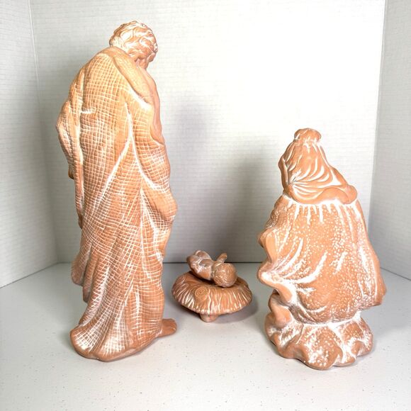 Vintage Terracotta 3 Piece Nativity Set - Mary, Joseph and Baby Jesus in Manger - Picture 5 of 7
